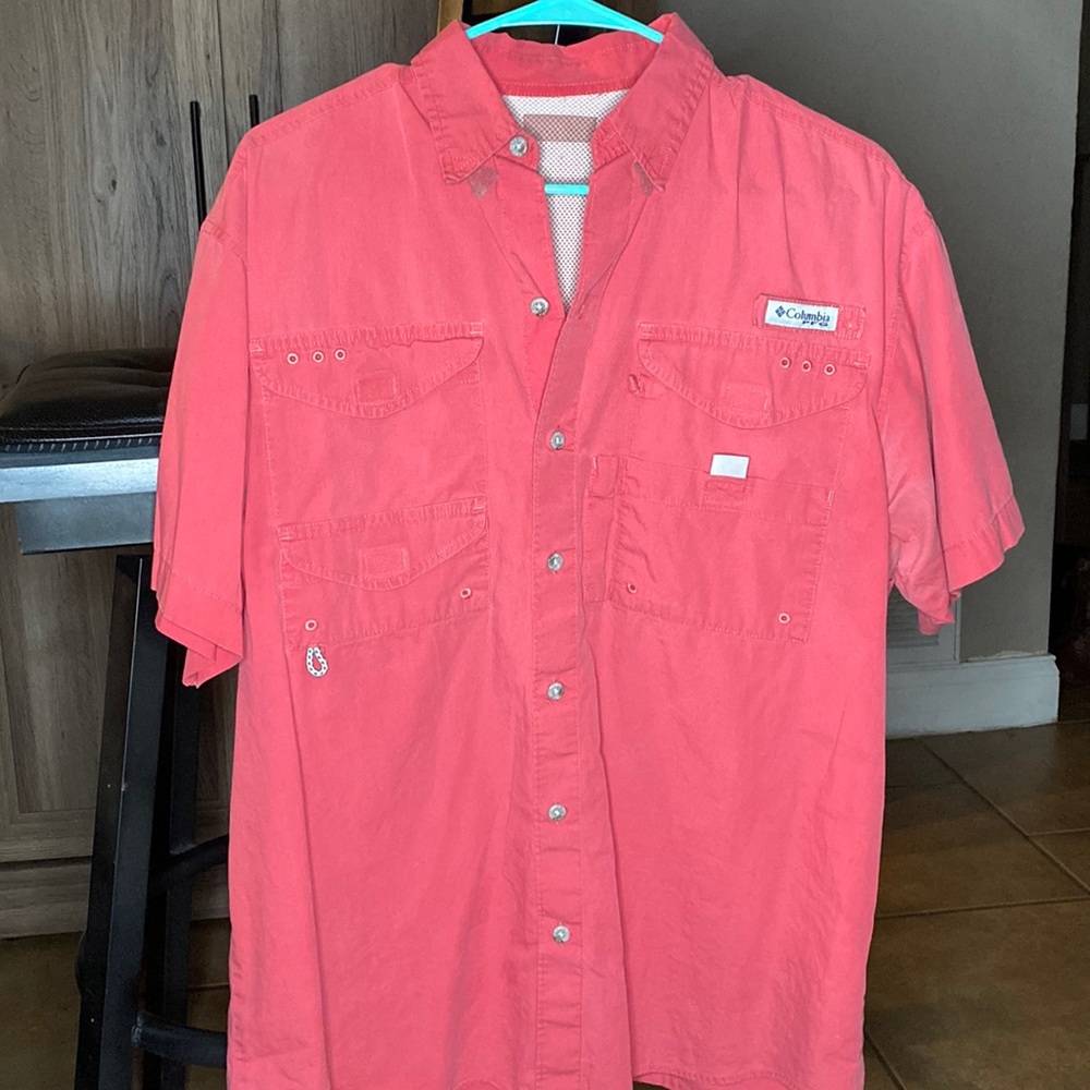 Columbia PFG fishing shirt. Medium. Short sleeve. Coral
